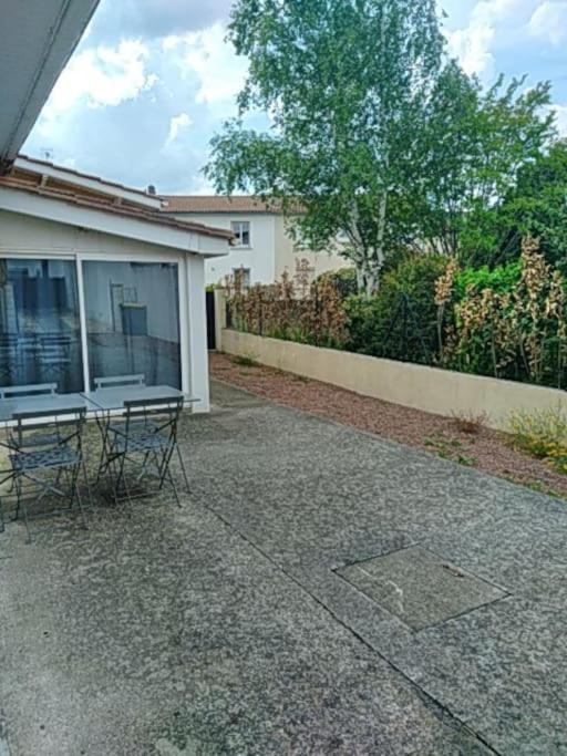 Maison Agreable Avec Stationnement Privatif Angouleme Exterior photo